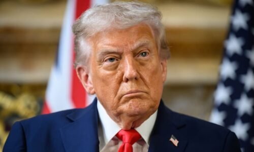 Trump jde proti vědě: Varoval před oblíbeným lékem, viní ho z „epidemie autismu“