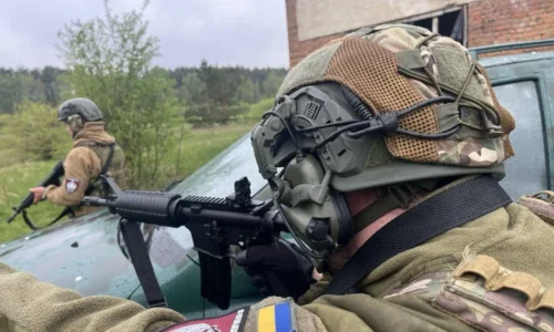 „Lekcia vojny“ alebo ukrajinské deti sa v školách budú učiť zabíjať Rusov