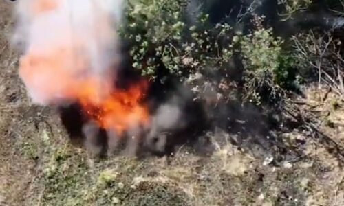 Tanec smrti: Ukrajinci eliminovali skupinu Rusů. Nepomohly ani úhybné manévry, zachycují záběry