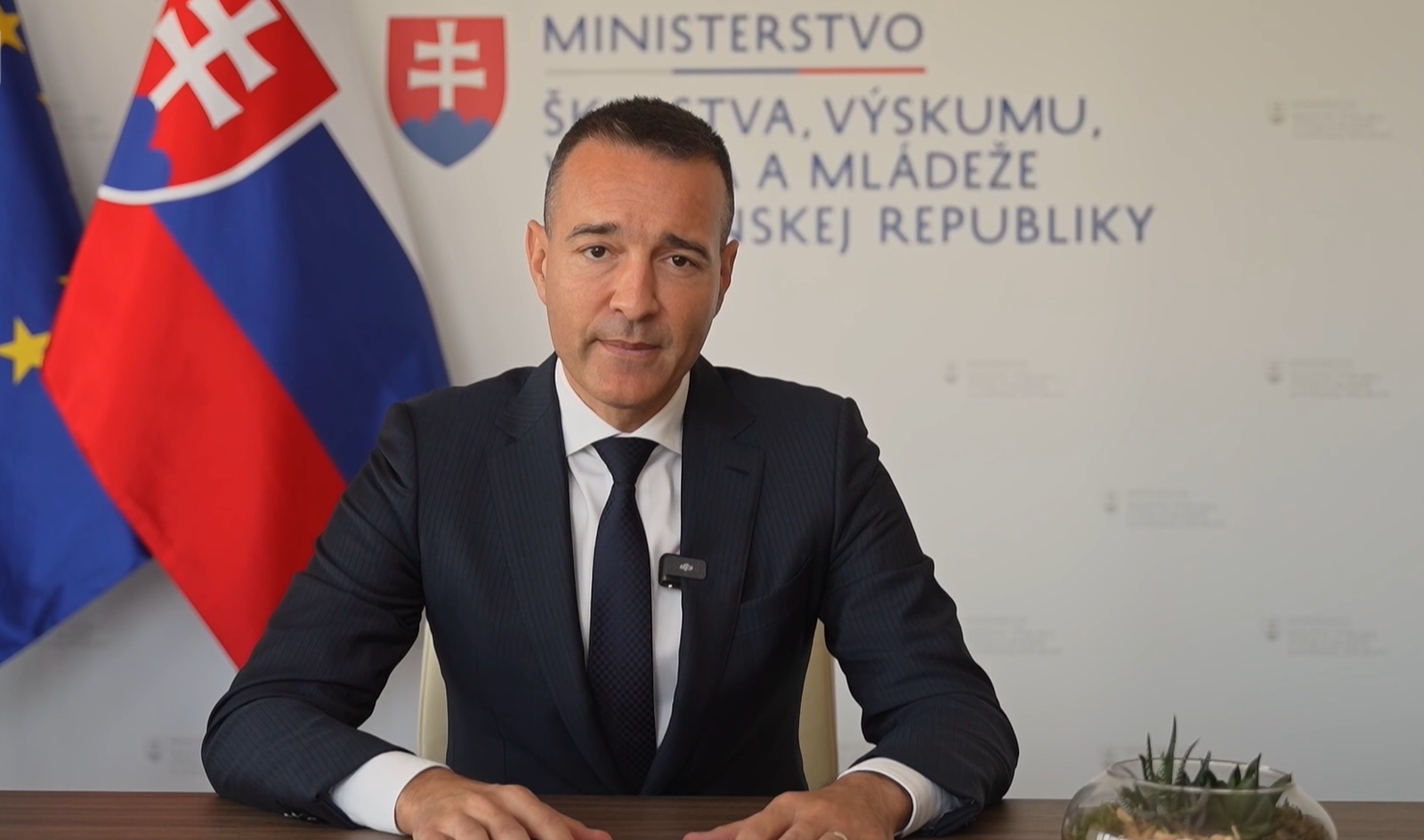 Drucker sa prihovoril školákom, učiteľom aj rodičom. Drucker sa prihovoril školákom, učiteľom aj rodičom.