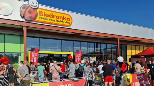 Nové obchodné centrum vytvorilo v chudobnom regióne sto pracovných miest. Jeho súčasťou je i Biedronka