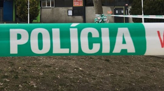 V obci Drienovec prišlo dieťa o časť ruky, polícia tragédiu vyšetruje