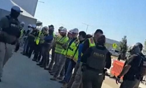 USA: 475 ľudí zadržaných počas imigračnej razie v továrni Hyundai v Georgii USA: 475 ľudí zadržaných počas imigračnej razie v továrni Hyundai v Georgii