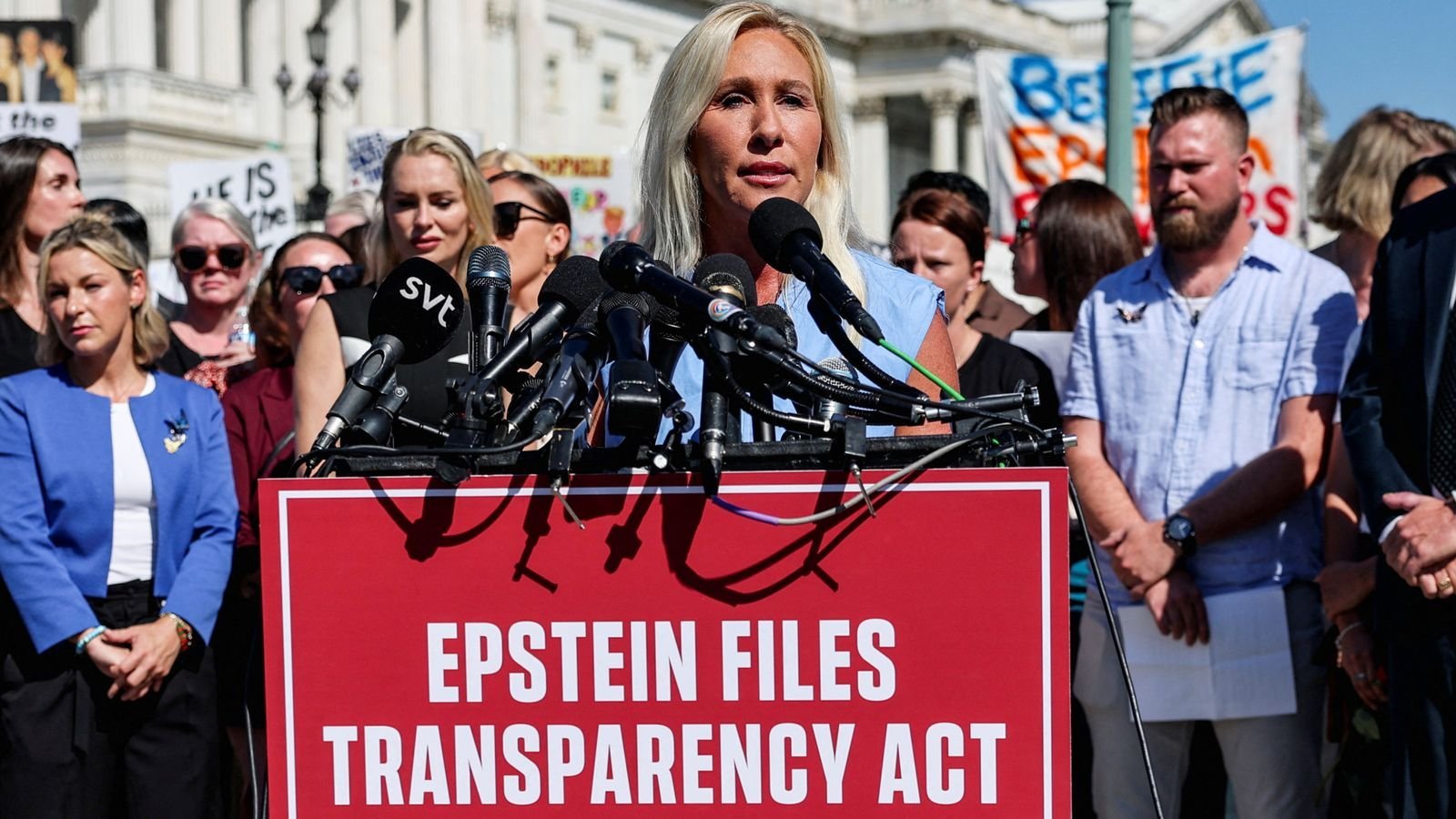 USA: Obete Epsteina sa dostávajú do centra pozornosti, zatiaľ čo kontroverzia okolo spisov naďalej ponecháva Trumpa zraniteľným USA: Obete Epsteina sa dostávajú do centra pozornosti, zatiaľ čo kontroverzia okolo spisov naďalej ponecháva Trumpa zraniteľným