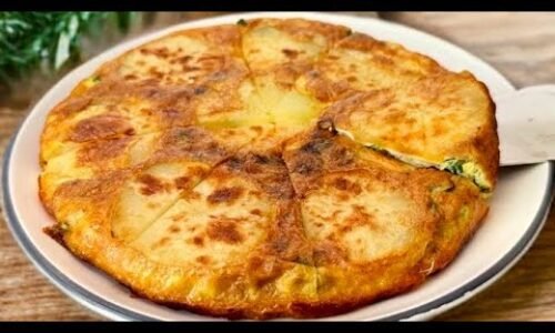 Potatoes with onions and 2 eggs! Quick recipe, perfect for breakfast Simple and quick recipe