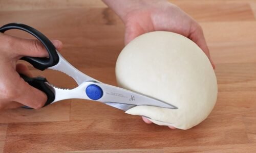 If you have scissors, making pasta is so easy! It’s so delicious you can make it everyday!