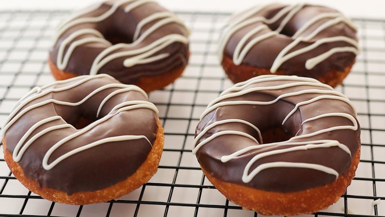 Why didn’t I know this way to make donuts before! Extremely soft and fluffy! No machine