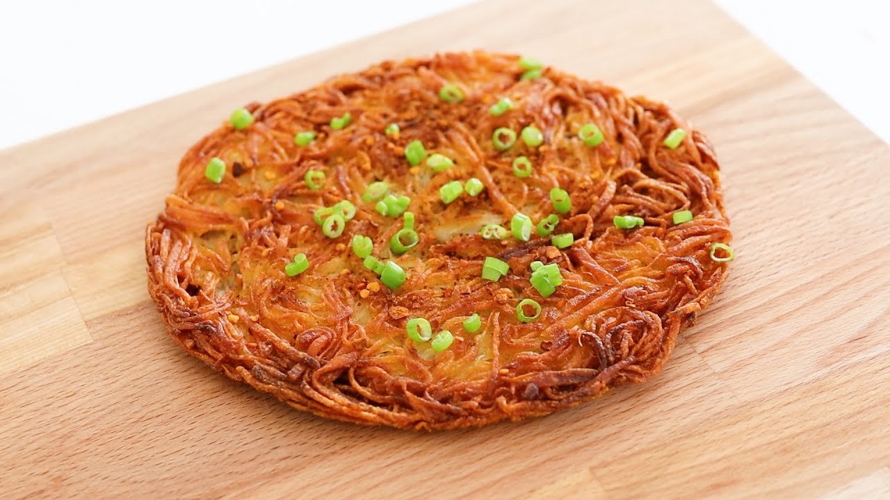If you have 2 potatoes, everyone can make this crispy pancake! Incredibly delicious