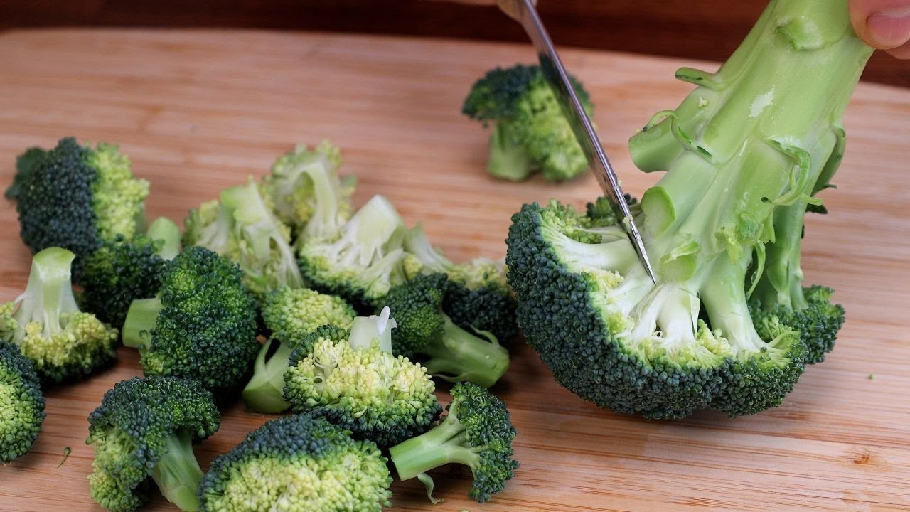 It’s so delicious. I make it for dinner almost everyday! Healthy Broccoli Recipe