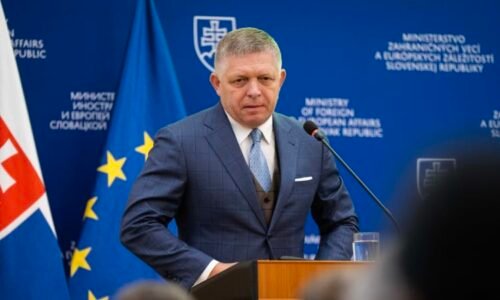 Zemětřesení v europarlamentu: Ficův Směr-SD vyloučili z PES. Jsem hrdý, řekl slovenský premiér Zemětřesení v europarlamentu: Ficův Směr-SD vyloučili z PES. Jsem hrdý, řekl slovenský premiér