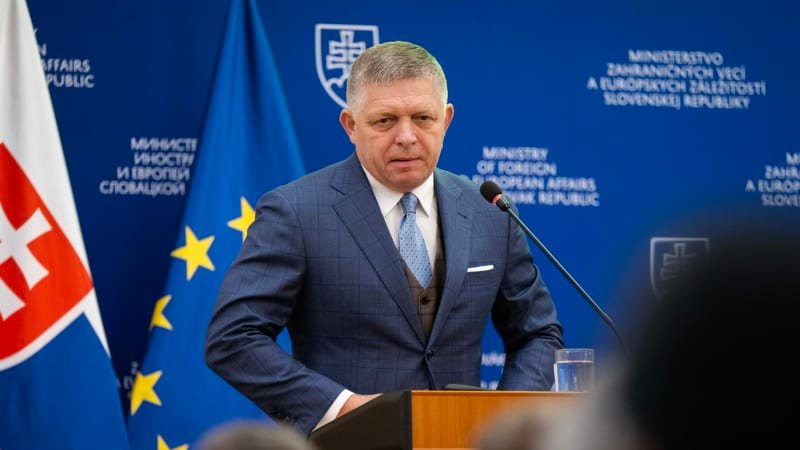Zemětřesení v europarlamentu: Ficův Směr-SD vyloučili z PES. Jsem hrdý, řekl slovenský premiér Zemětřesení v europarlamentu: Ficův Směr-SD vyloučili z PES. Jsem hrdý, řekl slovenský premiér