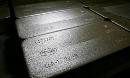 Cena striebra sa dostala nad 50 dolárov za uncu, zdolala rekord z roku 1980 Cena striebra sa dostala nad 50 dolárov za uncu, zdolala rekord z roku 1980