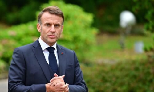 Macron je v pasti. Cestou z krize mohou být předčasné volby nebo jeho rezignace