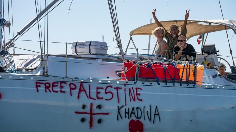 Češku z flotily pro Gazu deportovali z Izraele. Nachází se v Jordánsku, uvedlo ministerstvo Češku z flotily pro Gazu deportovali z Izraele. Nachází se v Jordánsku, uvedlo ministerstvo