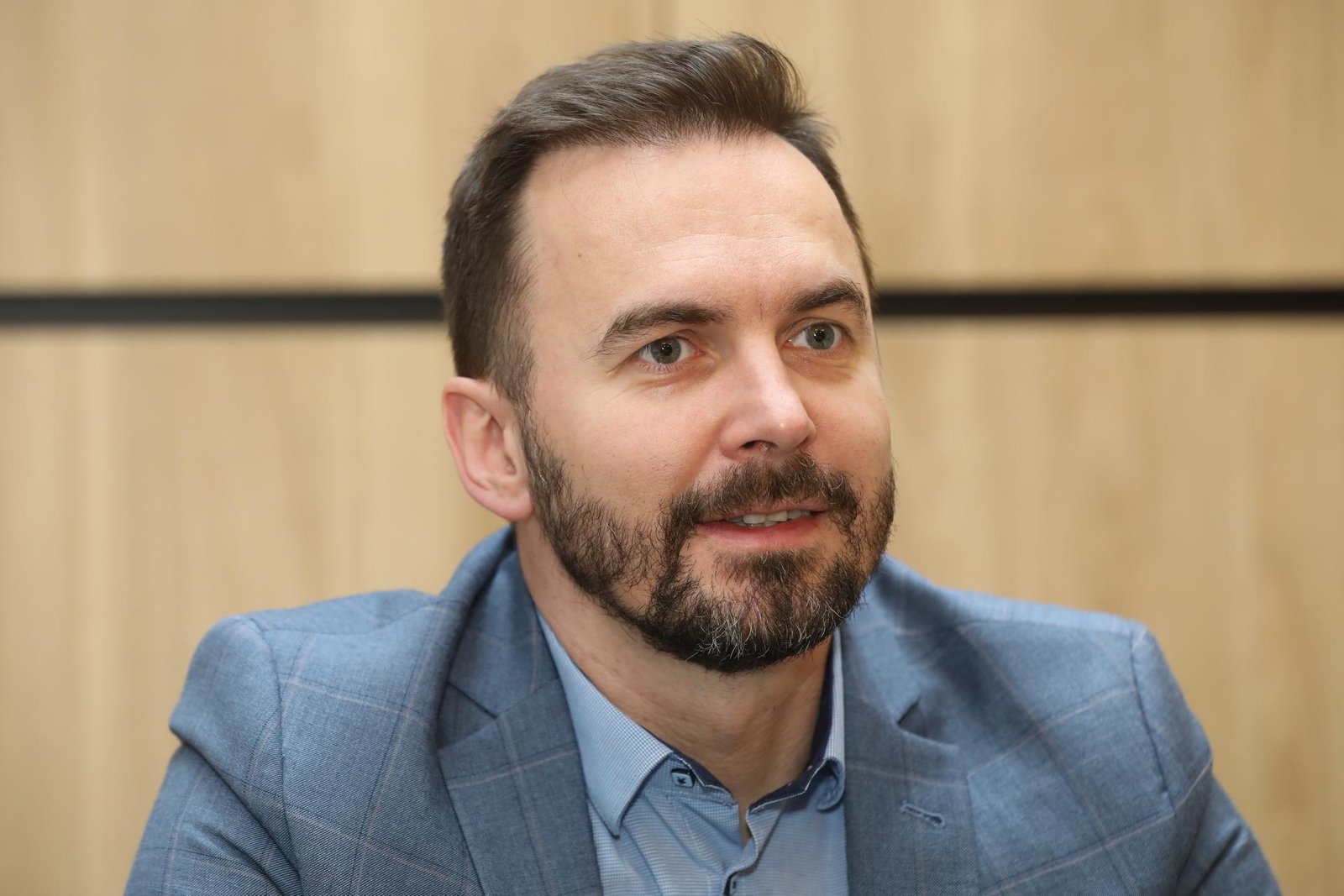 Štát príde pre nižšie odvody z hazardu o 52 miliónov eur ročne, tvrdí hnutie Slovensko. Navrhuje rakúsky model Štát príde pre nižšie odvody z hazardu o 52 miliónov eur ročne, tvrdí hnutie Slovensko. Navrhuje rakúsky model