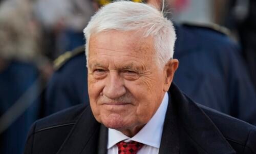 Agresivní kampaň zanechala bolavé rány, řekl Klaus. Končící vládu vyzval k přijetí porážky Agresivní kampaň zanechala bolavé rány, řekl Klaus. Končící vládu vyzval k přijetí porážky