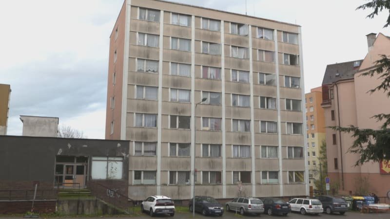 Šel bych to tam vystřílet, říká o ubytovně v Jablonci místní. Lidé se bouří, město chce odkup Šel bych to tam vystřílet, říká o ubytovně v Jablonci místní. Lidé se bouří, město chce odkup