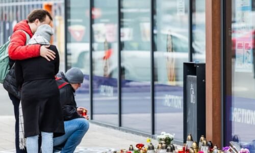Trpí těžkou sexuální deviací. Mladíkovi souzenému za vraždu prodavaček v Hradci hrozí 10 let