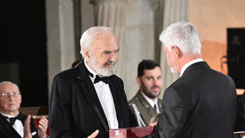 PŘEHLEDNĚ: Svěrák a Drábová získali Řád bílého lva. Pavel ocenil i Geislerovou či Řehku PŘEHLEDNĚ: Svěrák a Drábová získali Řád bílého lva. Pavel ocenil i Geislerovou či Řehku