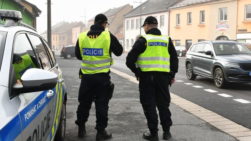 Hrozby při Dušičkách: Do ulic vyrazí stovky policistů. Podívejte se, kde posílí hlídky Hrozby při Dušičkách: Do ulic vyrazí stovky policistů. Podívejte se, kde posílí hlídky