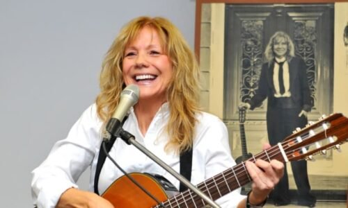 Obavy o zpěvačku Filipovou: Spadla ze schodů. Se zraněním hlavy je v nemocnici a ruší koncerty Obavy o zpěvačku Filipovou: Spadla ze schodů. Se zraněním hlavy je v nemocnici a ruší koncerty