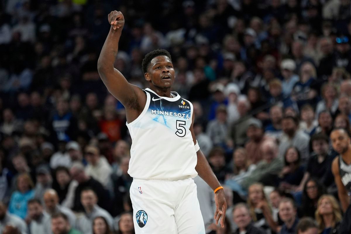 NBA: Minnesote bude chýbať najväčšia hviezda, stanovili dĺžku absencie