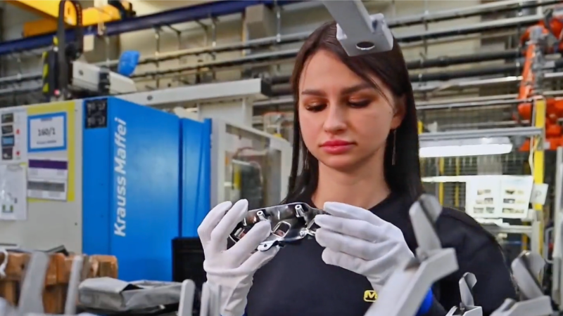 Český průmysl s pevnými kořeny: Linaset z Bruntálu si váží svých zaměstnanců Český průmysl s pevnými kořeny: Linaset z Bruntálu si váží svých zaměstnanců