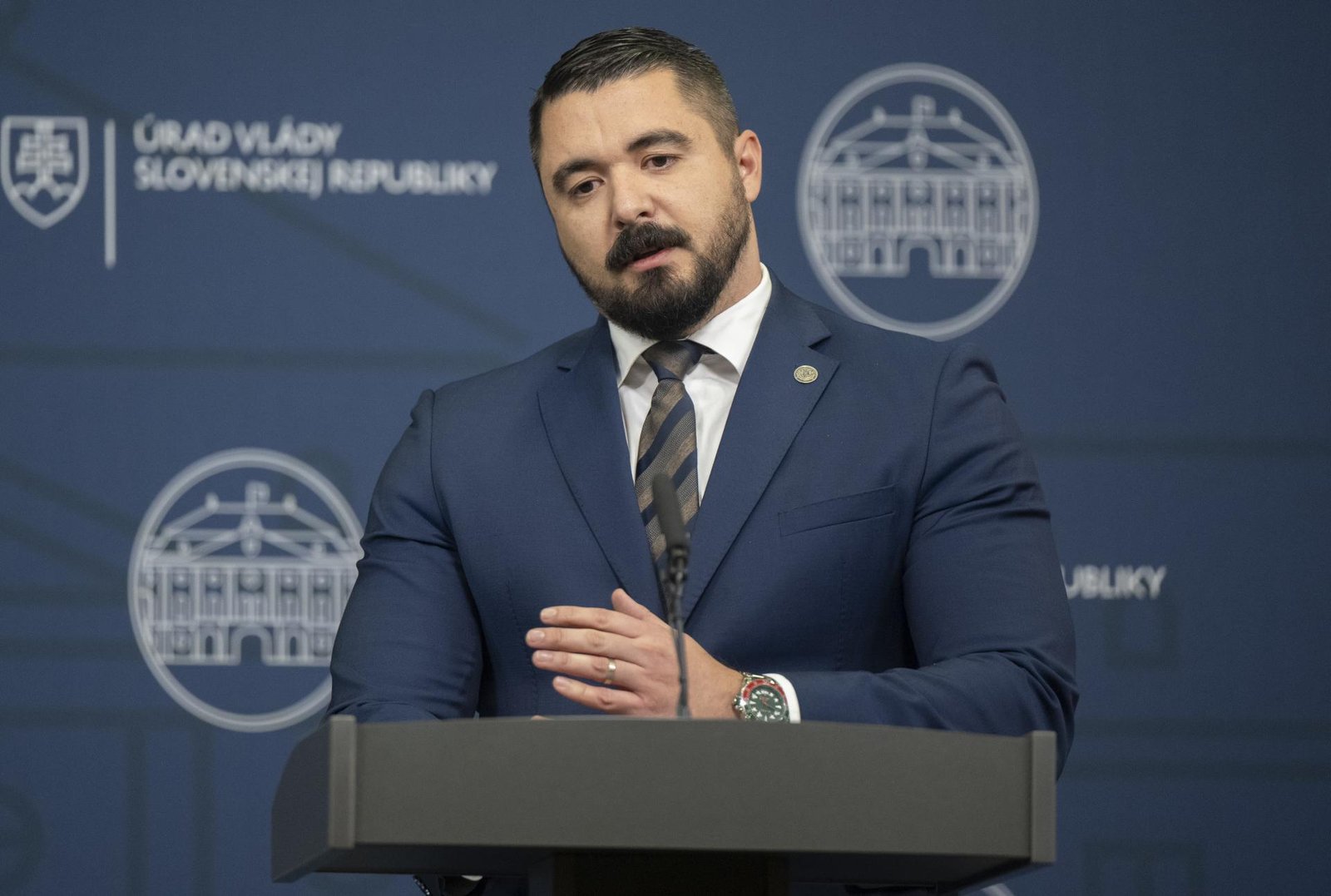 Gašpar vraví, že ho polícia k nehode riadne vypočula. Dokonca ešte pred protestom, tvrdí šéf SIS Gašpar vraví, že ho polícia k nehode riadne vypočula. Dokonca ešte pred protestom, tvrdí šéf SIS