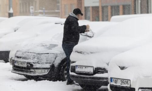 Počasí v Česku na houpačce: V úterý hrozí sněžení, o víkendu teploty vyletí k téměř 20° C Počasí v Česku na houpačce: V úterý hrozí sněžení, o víkendu teploty vyletí k téměř 20° C