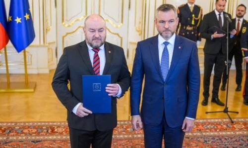 Zaskočí Pellegrini Huliaka? Novelu o hazarde mu odporúča vetovať aj Danko Zaskočí Pellegrini Huliaka? Novelu o hazarde mu odporúča vetovať aj Danko