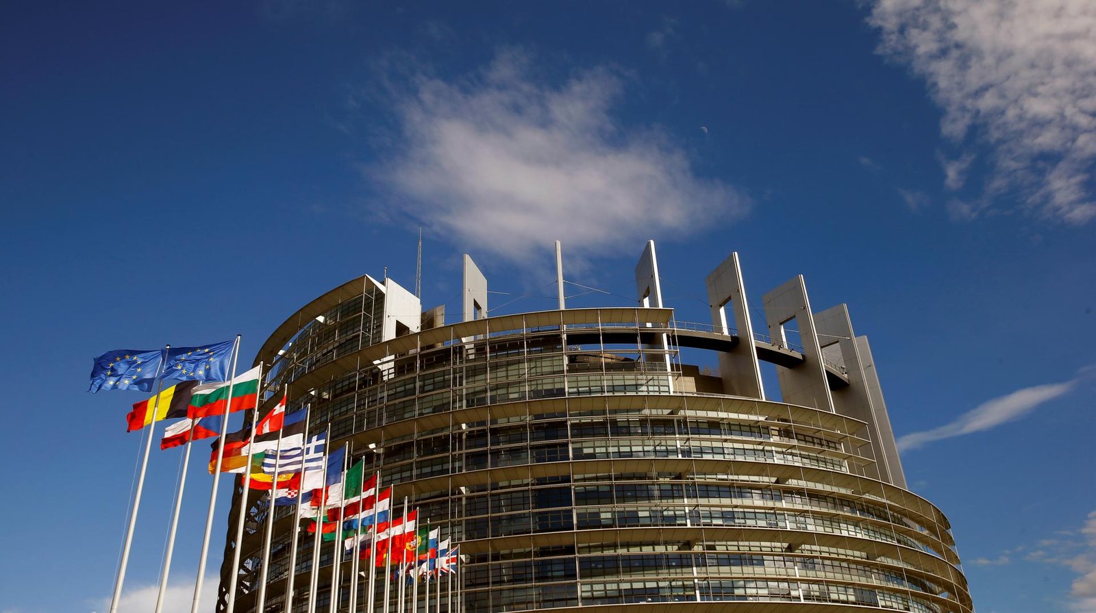 Slovenskí europoslanci sa v otázke o uvoľnení ruských aktív pre Ukrajinu nezhodujú Slovenskí europoslanci sa v otázke o uvoľnení ruských aktív pre Ukrajinu nezhodujú