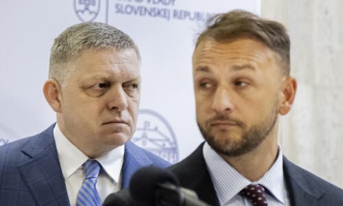 KOMENTÁR: Výstražné signály pre Šutaja Eštoka. Fico pôjde po Hlase KOMENTÁR: Výstražné signály pre Šutaja Eštoka. Fico pôjde po Hlase