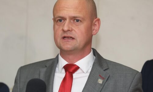 Univerzitná nemocnica Bratislava nerozumie útokom lekárskych odborov. Visolajský je nami posadnutý, tvrdí Univerzitná nemocnica Bratislava nerozumie útokom lekárskych odborov. Visolajský je nami posadnutý, tvrdí