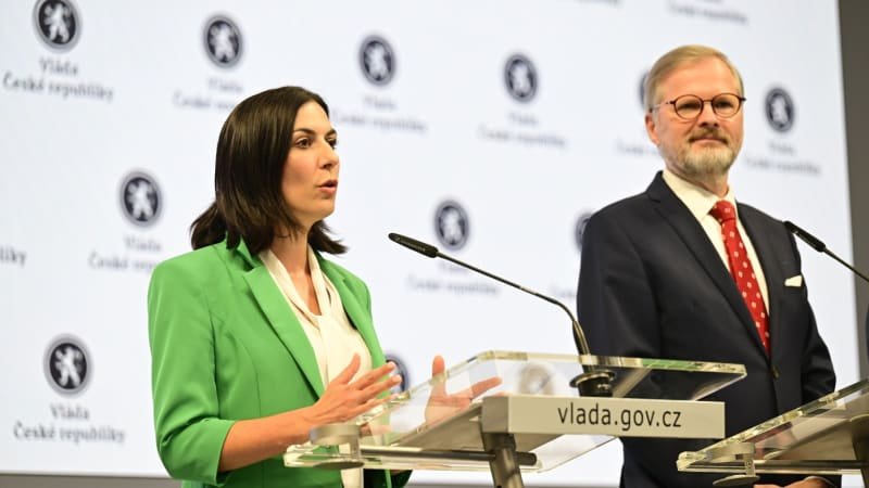 Pekarová k Fialovi: Nejlepší premiér novodobého Česka. Kdykoli zajdu na pivo, vzkázal Rakušan Pekarová k Fialovi: Nejlepší premiér novodobého Česka. Kdykoli zajdu na pivo, vzkázal Rakušan