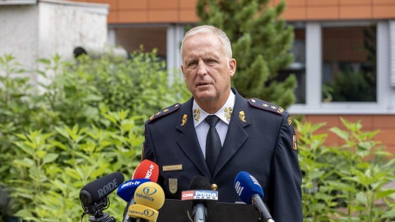 Aspirant do čela vnitra: Kdo je šéf hasičů Vlček, který čelil kritice za Hustopeče? Aspirant do čela vnitra: Kdo je šéf hasičů Vlček, který čelil kritice za Hustopeče?