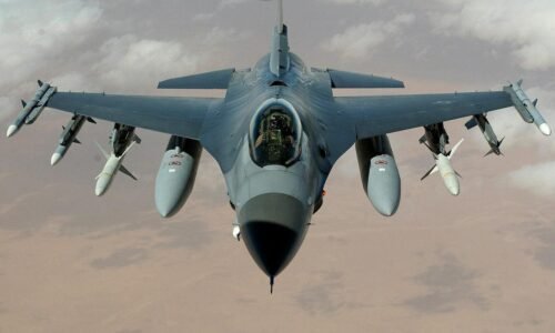 Na Slovensku pristáli ďalšie dve stíhačky F-16. Ozbrojené sily majú k dispozícii sedem týchto lietadiel Na Slovensku pristáli ďalšie dve stíhačky F-16. Ozbrojené sily majú k dispozícii sedem týchto lietadiel