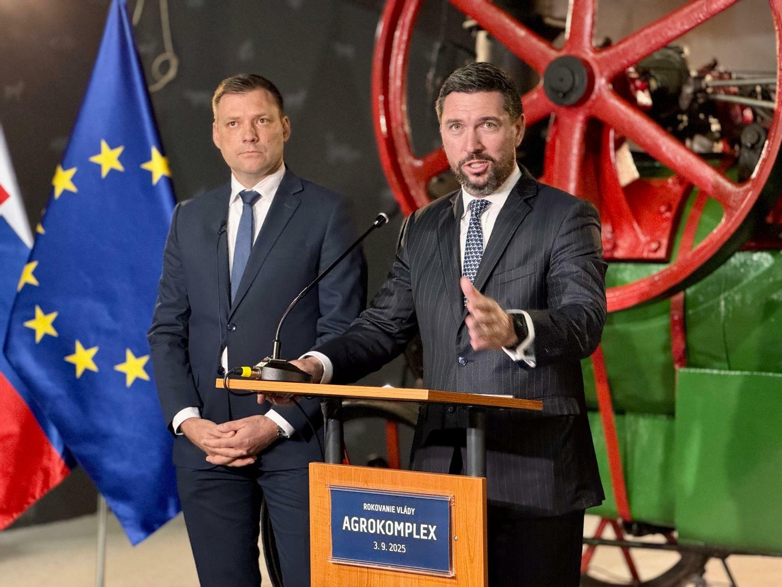 Taraba s Takáčom podpísali memorandum, chcú zlepšiť potravinovú sebestačnosť a využiť slovenský potenciál Taraba s Takáčom podpísali memorandum, chcú zlepšiť potravinovú sebestačnosť a využiť slovenský potenciál