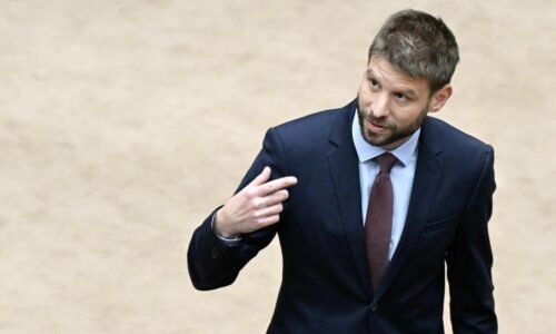 Prieskum Ipsosu: Parlamentné voľby by vyhrali progresívci, ich náskok pred Smerom sa však zmenšil Prieskum Ipsosu: Parlamentné voľby by vyhrali progresívci, ich náskok pred Smerom sa však zmenšil