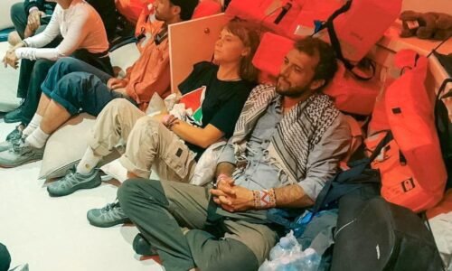 Greta Thunbergová v Izraeli čelila ponižovaniu, tvrdia prepustení z flotily