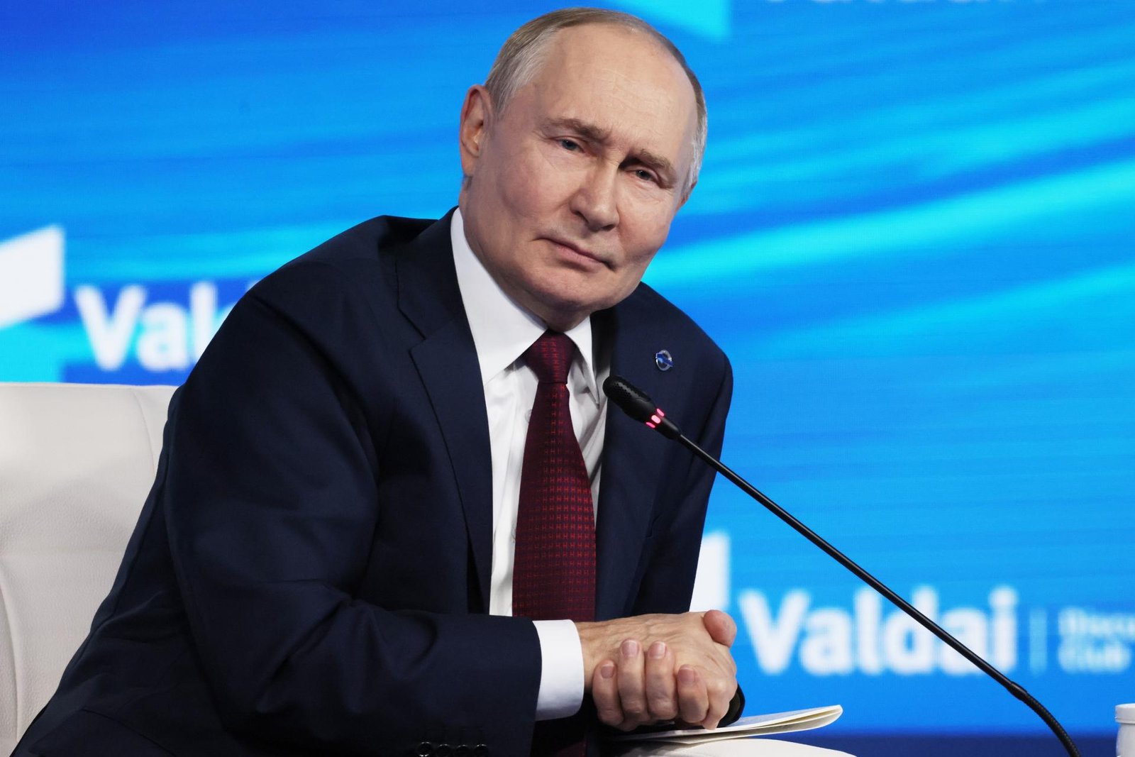 Putin presúva ohnisko vojny z Ukrajiny na slabú Európu. Má dva ciele, píše ruský historik Putin presúva ohnisko vojny z Ukrajiny na slabú Európu. Má dva ciele, píše ruský historik
