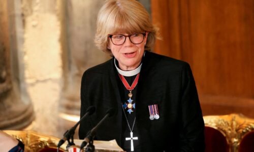 Anglikánsku cirkev prvýkrát povedie žena, arcibiskupkou z Canterbury sa stala Sarah Mullallyová Anglikánsku cirkev prvýkrát povedie žena, arcibiskupkou z Canterbury sa stala Sarah Mullallyová