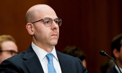 Americký fed je rozdelený v názore na tempo znižovania dolárových úrokov