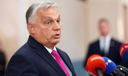 Orbán odštartoval podpisovú kampaň proti údajným vojnovým plánom Bruselu Orbán odštartoval podpisovú kampaň proti údajným vojnovým plánom Bruselu