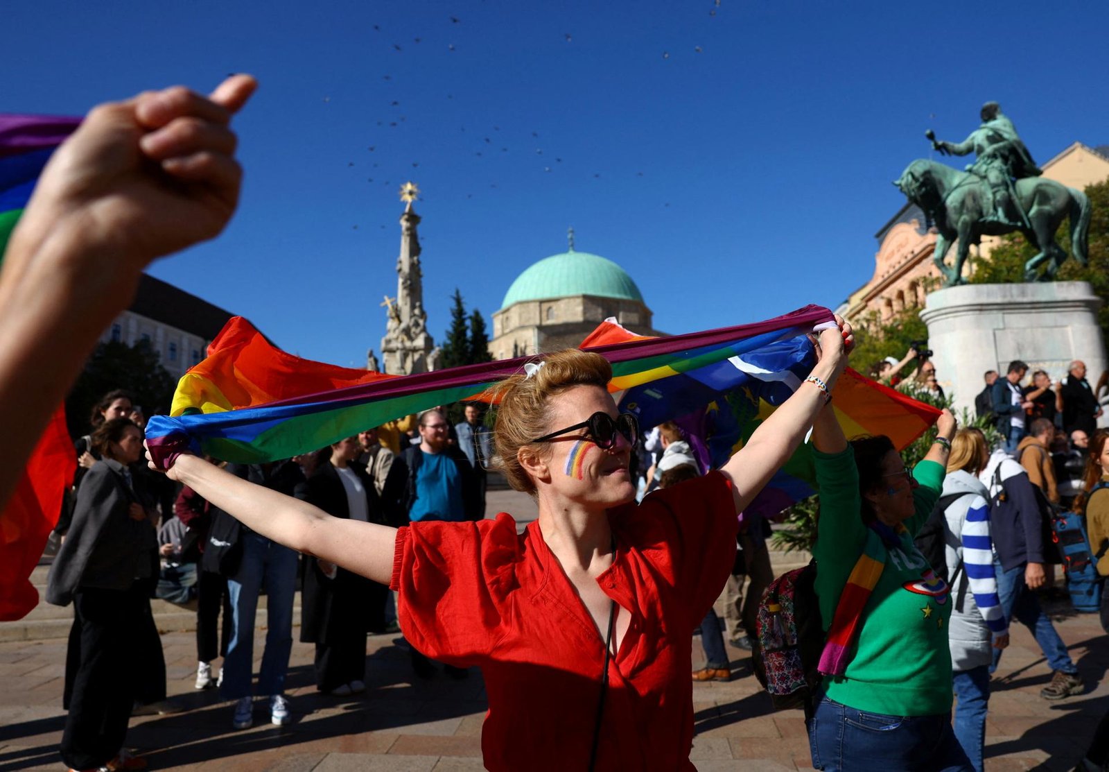 V Maďarsku sa napriek zákazu úradov konal pochod hrdosti Pécs Pride V Maďarsku sa napriek zákazu úradov konal pochod hrdosti Pécs Pride