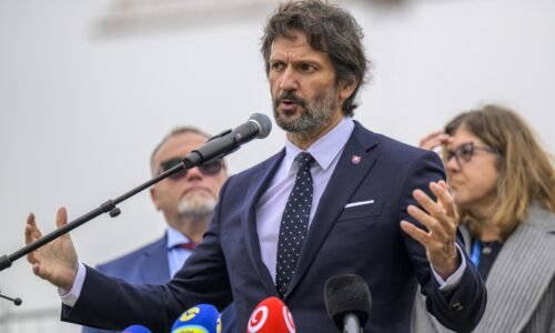 Rezort obrany podpísal v Bruseli dve významné dohody, tvrdí Kaliňák. Tento rok chce predstaviť „nového vojaka“