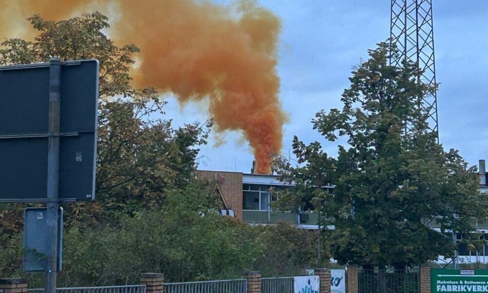 V nemeckom meste Mainaschaff sa do ovzdušia uvoľnil oblak toxického plynu. Ostaňte doma, vyzývajú úrady