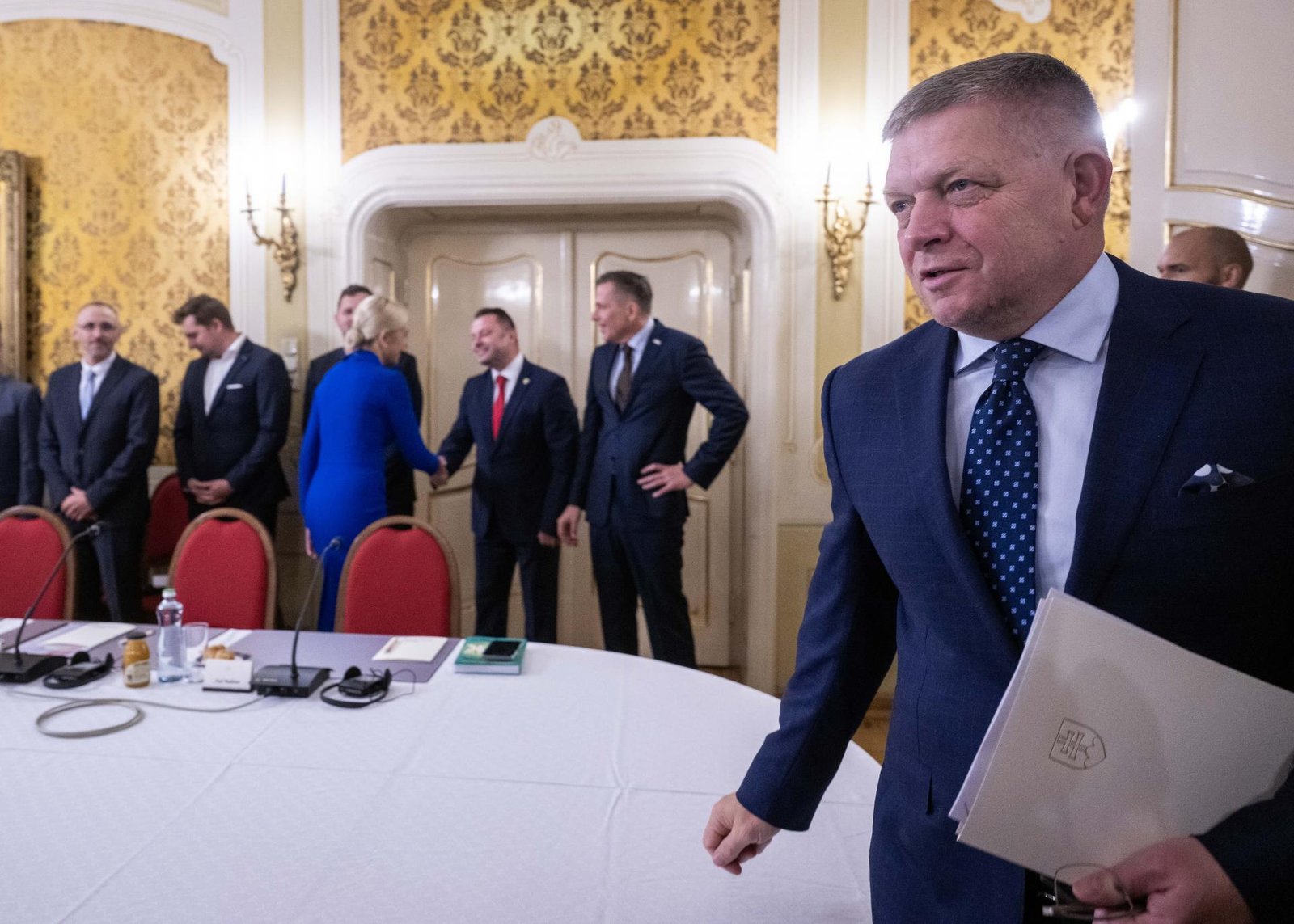 Fico ide pri kľúčovej zmene proti von der Leyenovej. Lídrom našich automobiliek položil tri otázky Fico ide pri kľúčovej zmene proti von der Leyenovej. Lídrom našich automobiliek položil tri otázky