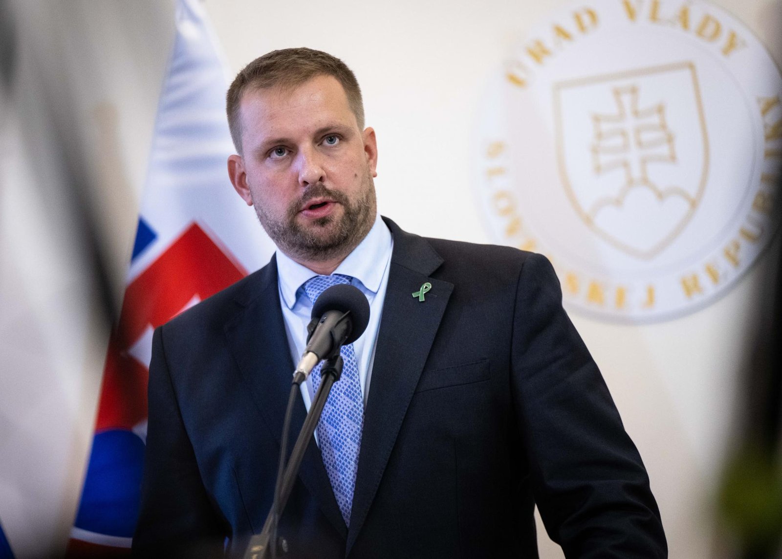 Rezort zdravotníctva zväčšuje dostupnosť očkovania novou vakcínou proti covidu. Je ich dosť, ubezpečuje Šaško Rezort zdravotníctva zväčšuje dostupnosť očkovania novou vakcínou proti covidu. Je ich dosť, ubezpečuje Šaško