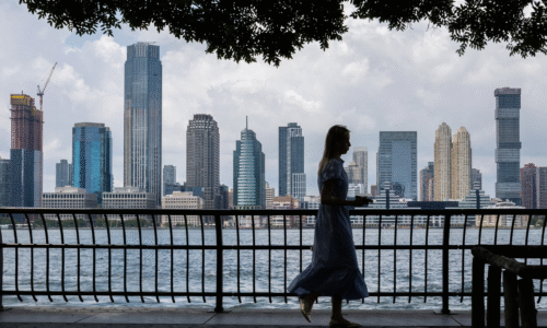 Ekonómovia očakávajú výraznejší rast americkej ekonomiky. Poukazujú však na problém stabilnej inflácie Ekonómovia očakávajú výraznejší rast americkej ekonomiky. Poukazujú však na problém stabilnej inflácie