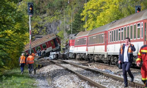 Železnice vyčíslili predbežnú škodu po nehode vlakov na vyše dva milióny eur